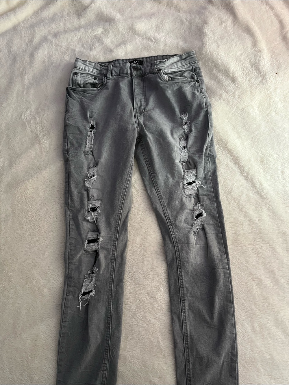 Gray Distressed skinny Jeans 32’
